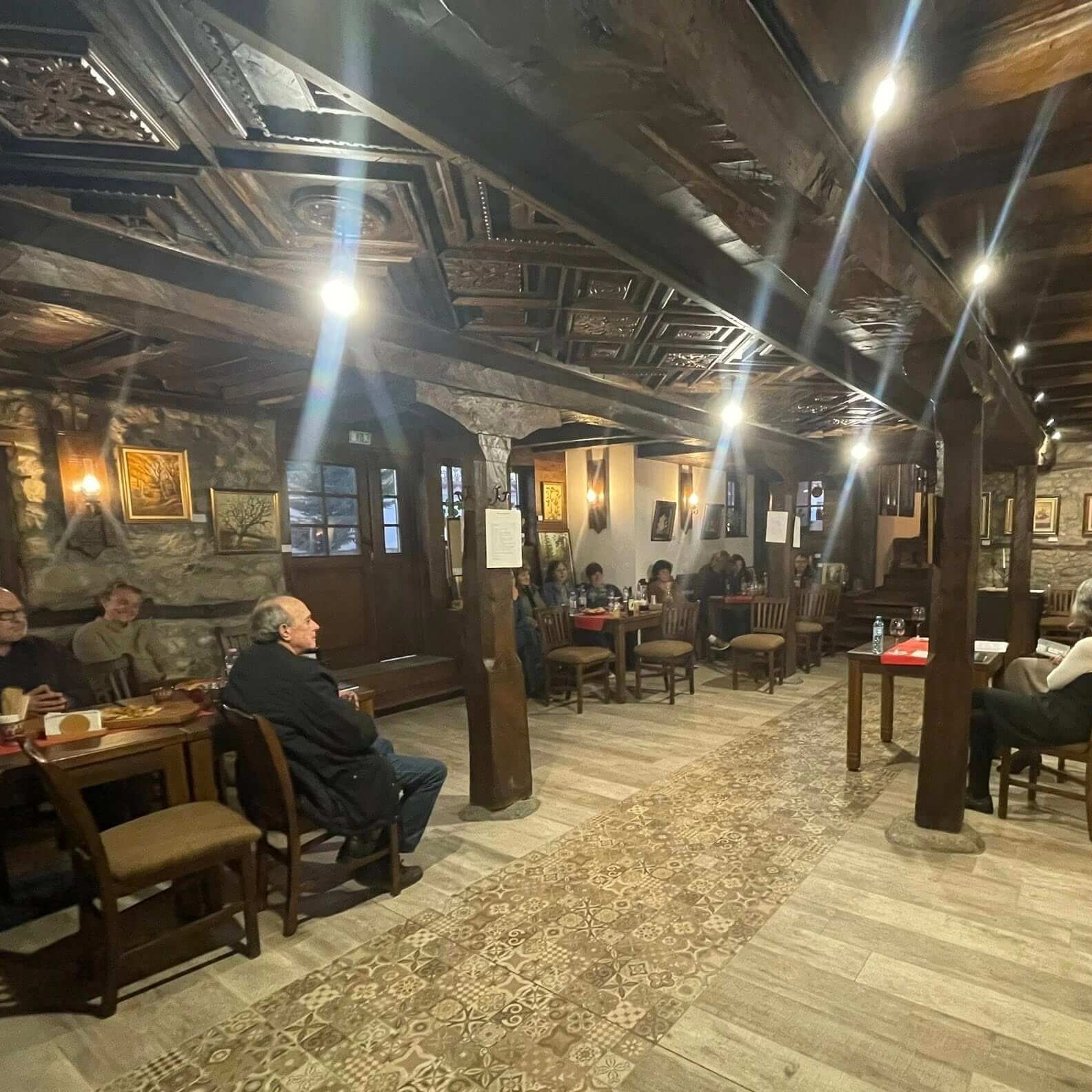 Представяне на Тя беше там от Теодора Сукарева в Голямо Дряново - Комплекс Светилото