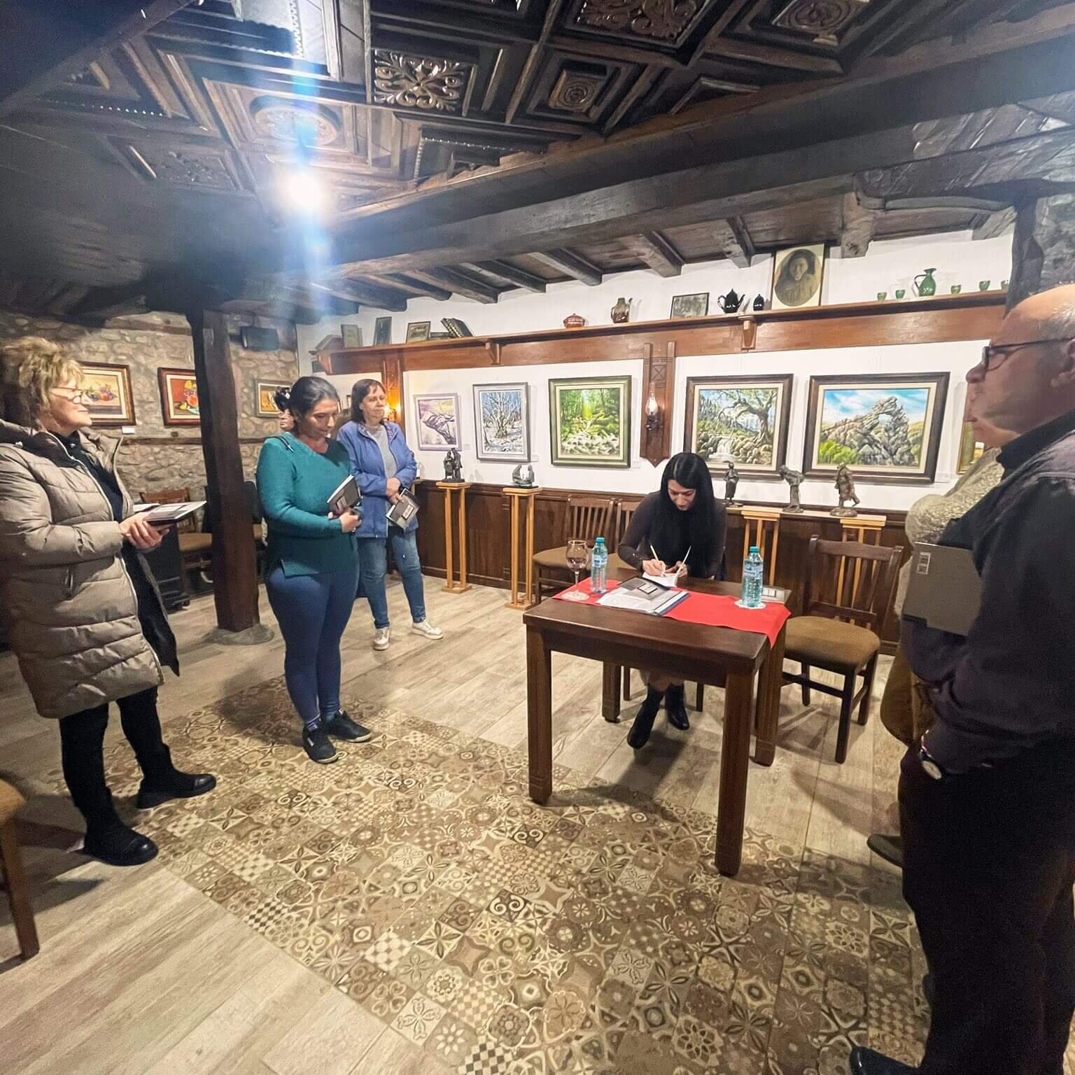 Представяне на Тя беше там от Теодора Сукарева в Голямо Дряново - Комплекс Светилото