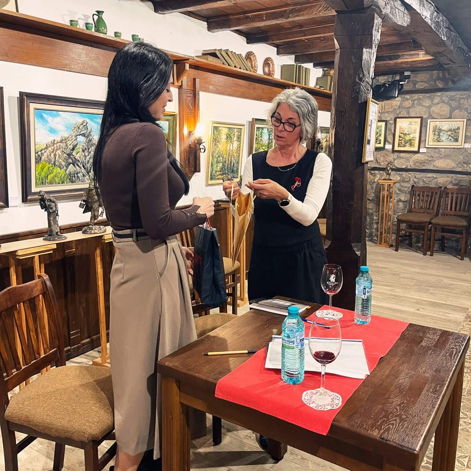 Представяне на Тя беше там от Теодора Сукарева в Голямо Дряново - Комплекс Светилото